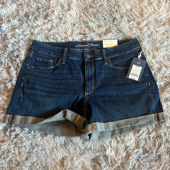 NWT Universal Thread 4” denim midi shorts - Picture 2 of 4